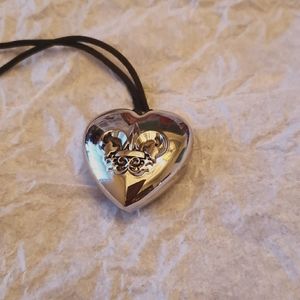 Heart lips chap